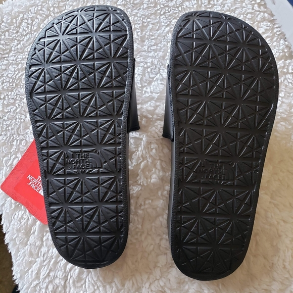 North face slides - Picture 2 of 5